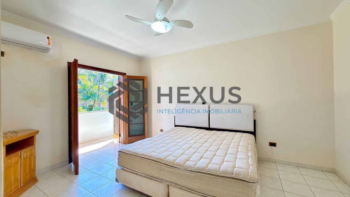 Foto 20 de Casa reformada com piscina e área gourmet no Jardim Acapulco, Guarujá