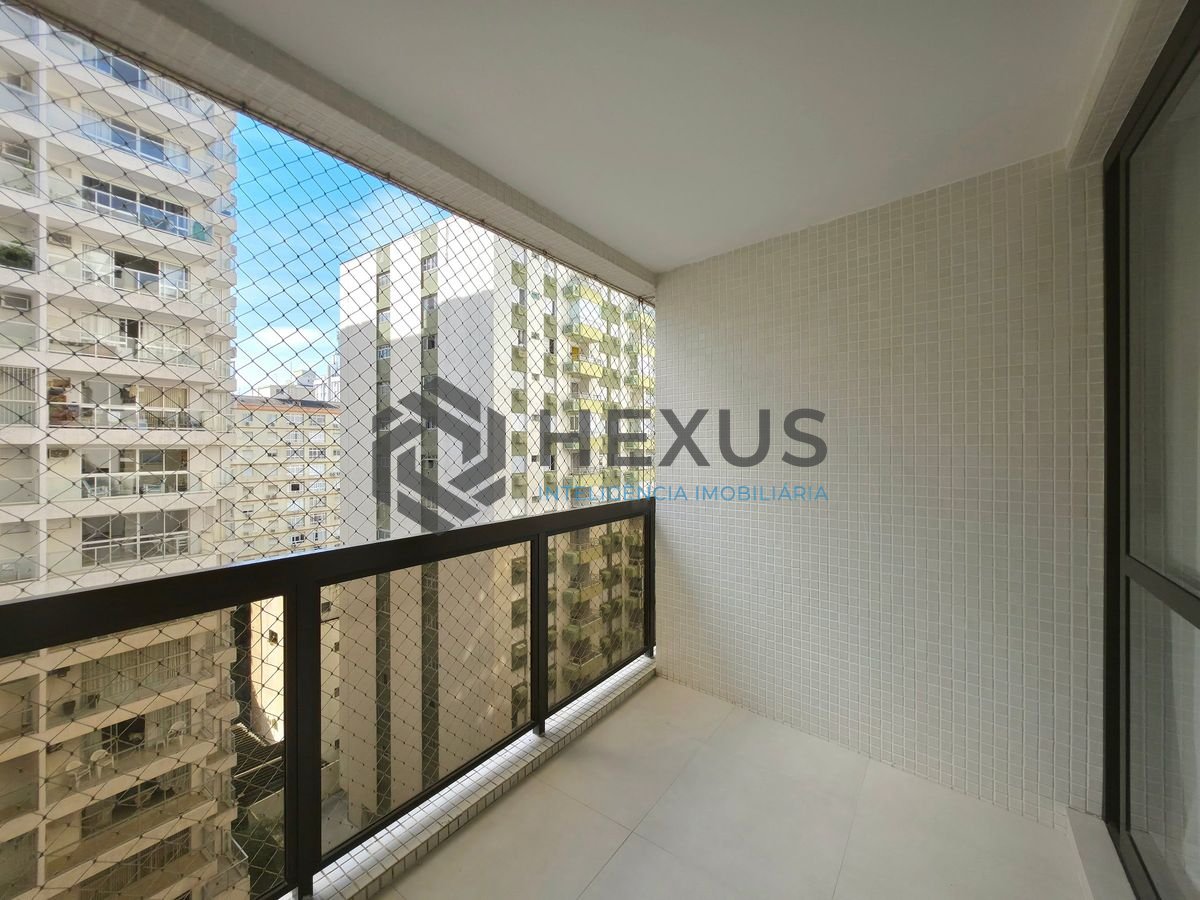 Foto 5 de Apartamento com varanda e lazer a 200m da praia nas Pitangueiras, Guarujá