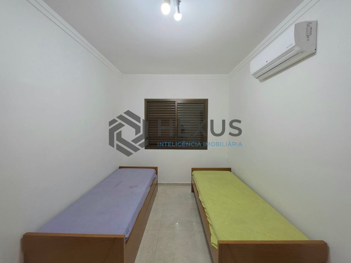 Foto 20 de Apartamento com varanda e lazer a 200m da praia nas Pitangueiras, Guarujá