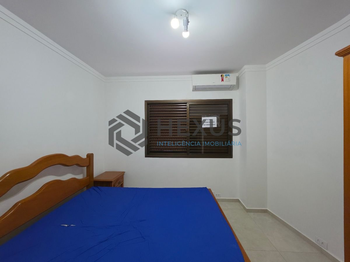 Foto 10 de Apartamento com varanda e lazer a 200m da praia nas Pitangueiras, Guarujá