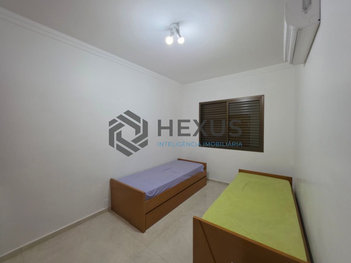 Foto 18 de Apartamento com varanda e lazer a 200m da praia nas Pitangueiras, Guarujá