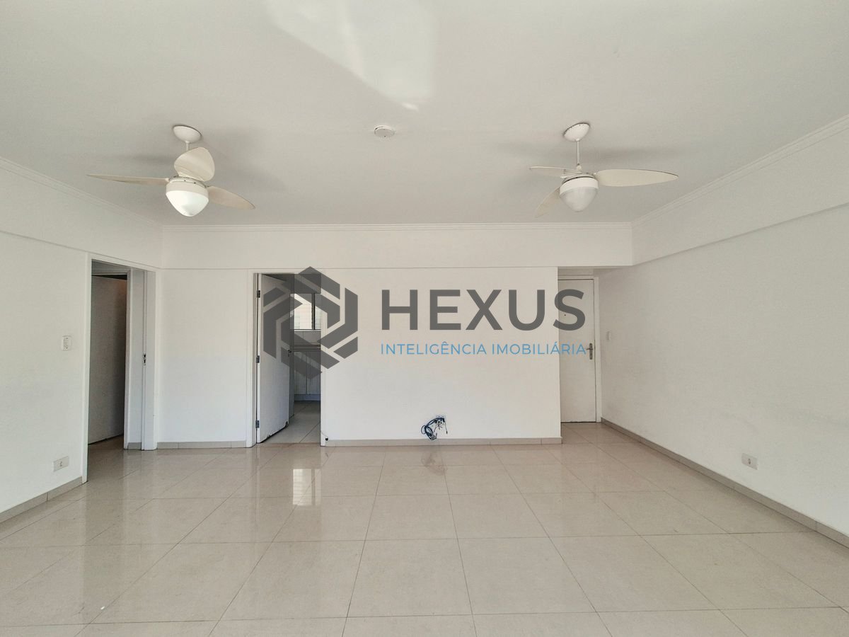 Foto 3 de Apartamento reformado com vista mar e lazer a 1 quadra da praia no Jardim Astúrias, Guarujá