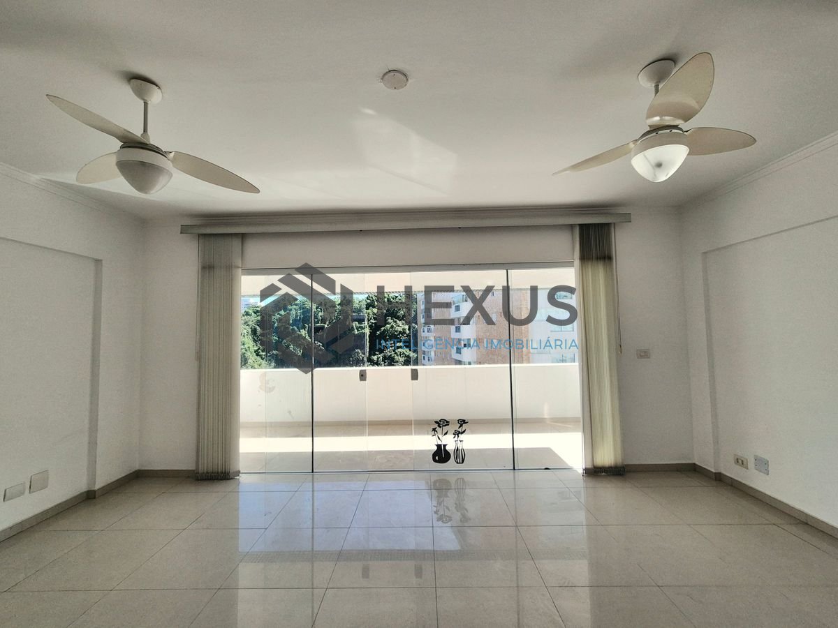 Foto 5 de Apartamento reformado com vista mar e lazer a 1 quadra da praia no Jardim Astúrias, Guarujá