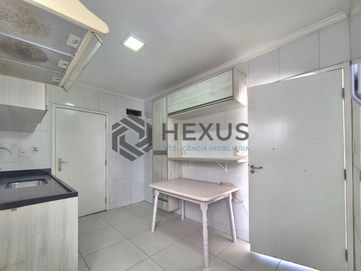 Foto 22 de Apartamento reformado com vista mar e lazer a 1 quadra da praia no Jardim Astúrias, Guarujá