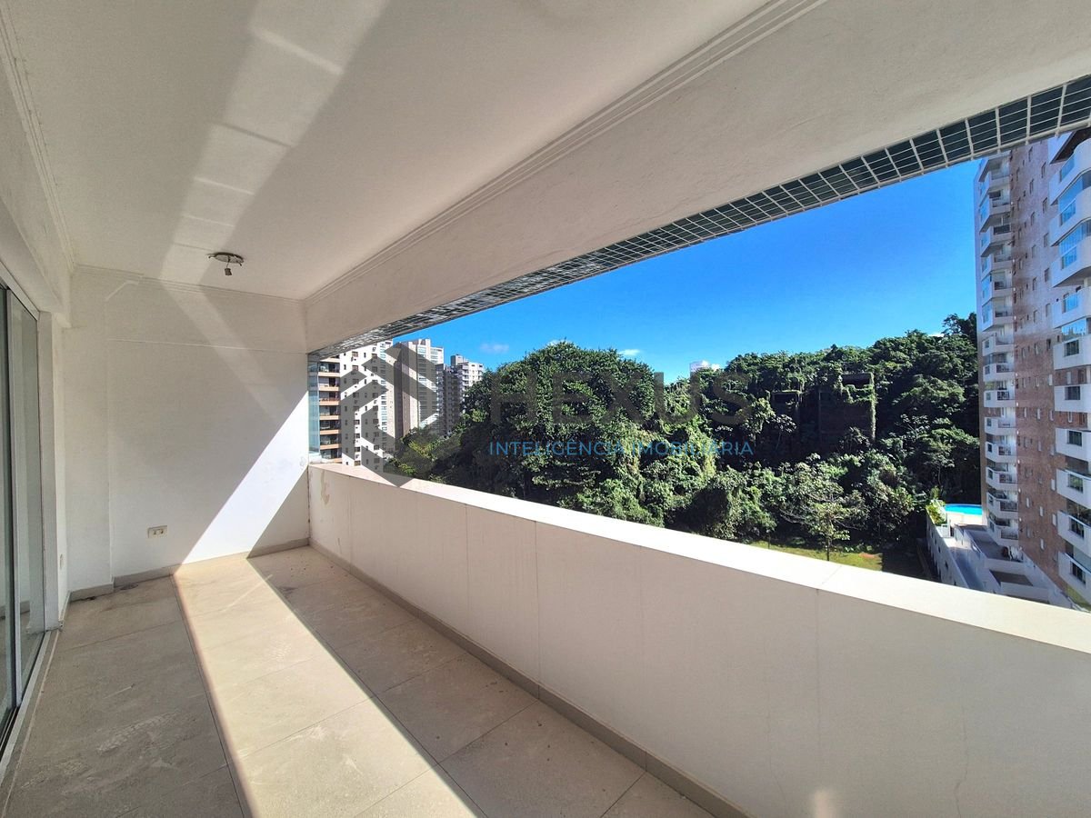 Foto 6 de Apartamento reformado com vista mar e lazer a 1 quadra da praia no Jardim Astúrias, Guarujá