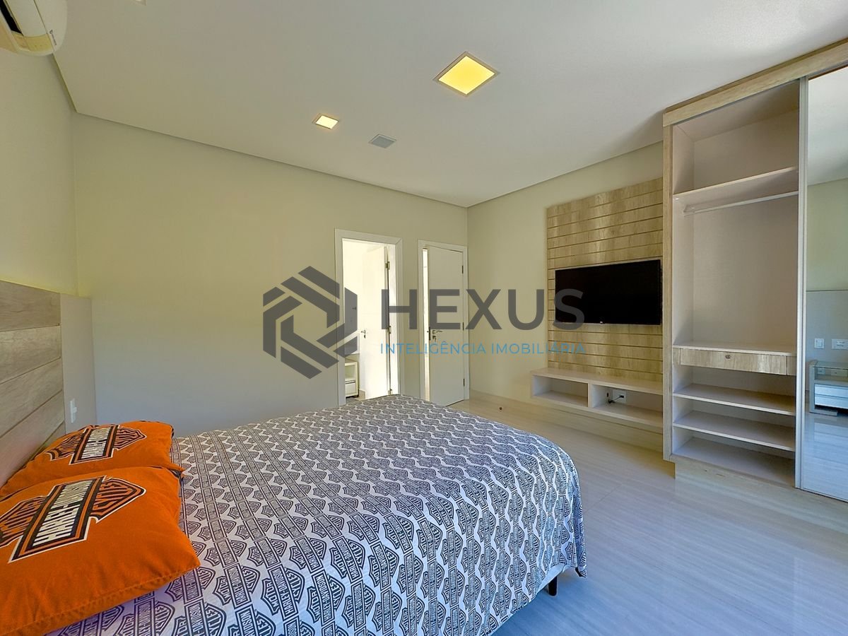 Foto 35 de Casa reformada com piscina e área gourmet no Jardim Acapulco, Guarujá