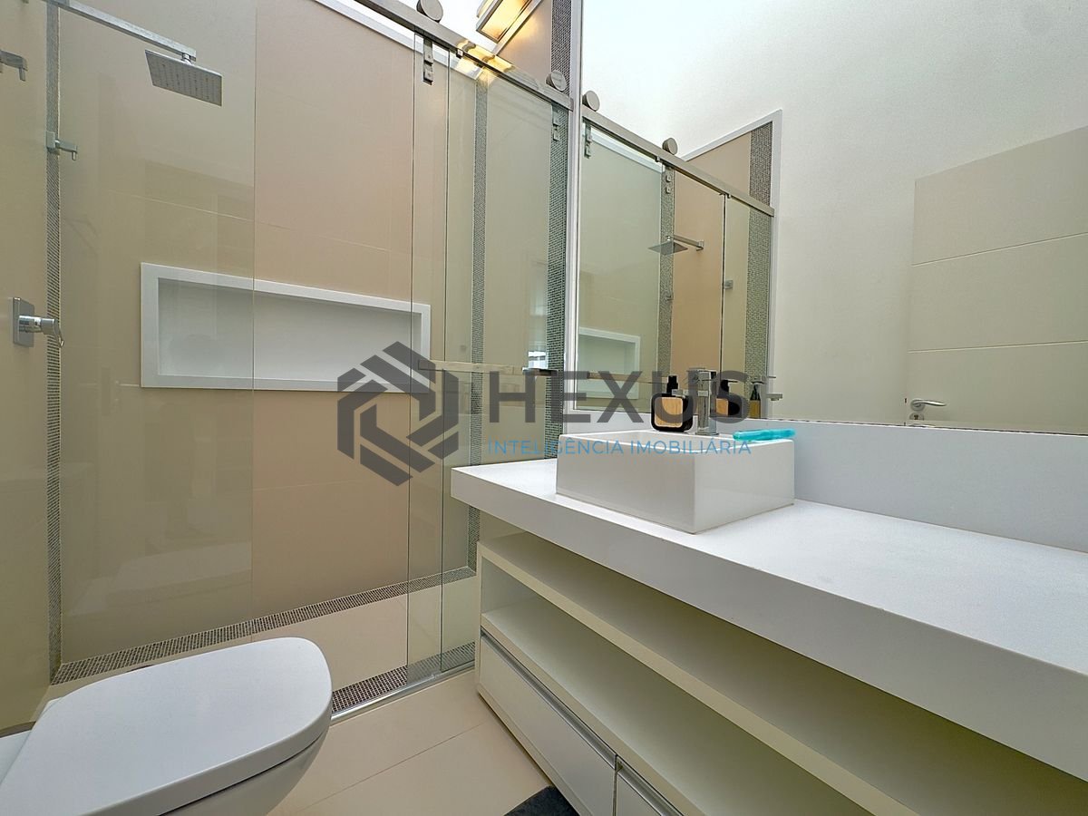 Foto 30 de Casa reformada com piscina e área gourmet no Jardim Acapulco, Guarujá