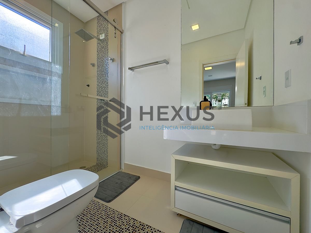 Foto 38 de Casa reformada com piscina e área gourmet no Jardim Acapulco, Guarujá