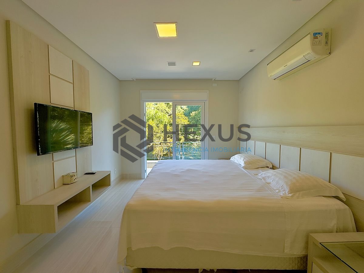 Foto 41 de Casa reformada com piscina e área gourmet no Jardim Acapulco, Guarujá