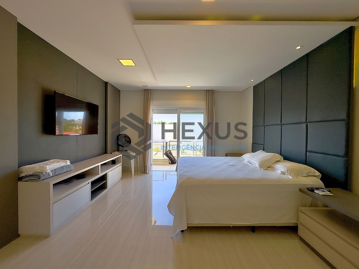 Foto 17 de Casa reformada com piscina e área gourmet no Jardim Acapulco, Guarujá