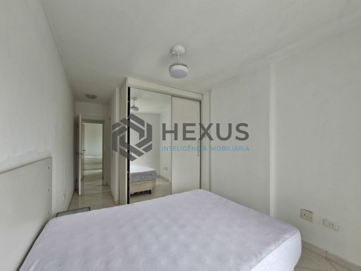 Foto 15 de Apartamento reformado com varanda a 100m da praia no Tombo, Guarujá