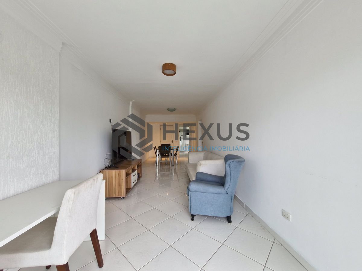 Foto 10 de Apartamento reformado com varanda a 100m da praia no Tombo, Guarujá