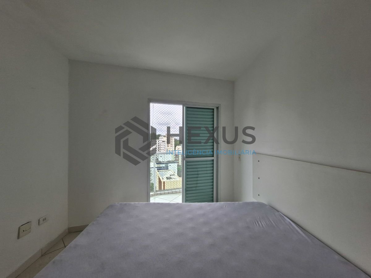 Foto 16 de Apartamento reformado com varanda a 100m da praia no Tombo, Guarujá