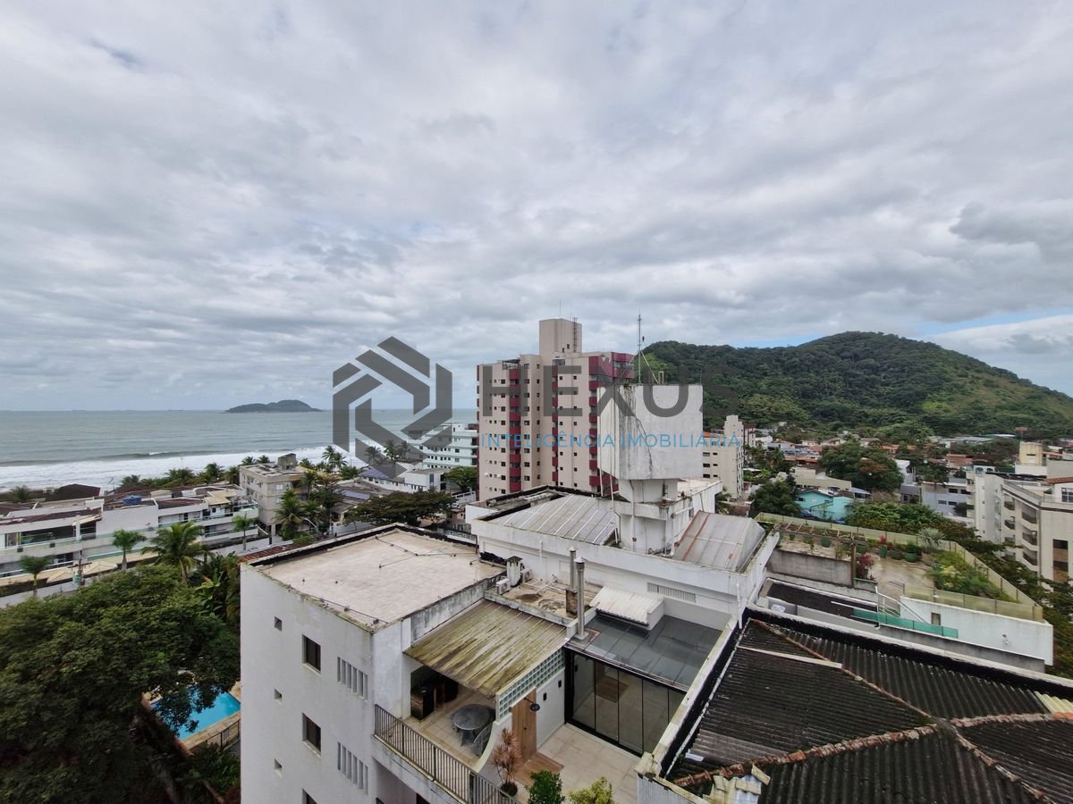 Foto 4 de Apartamento reformado com varanda a 100m da praia no Tombo, Guarujá