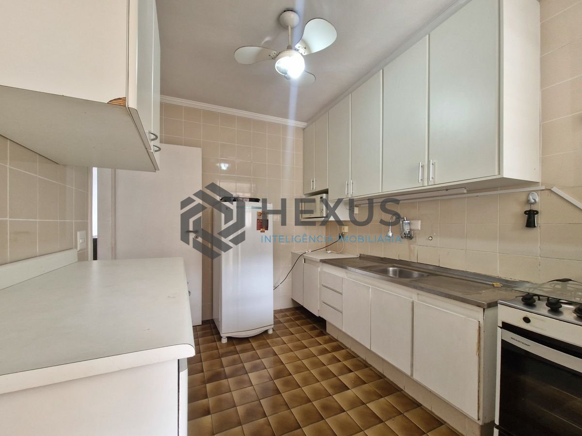 Foto 19 de Apartamento com varanda a 150m da praia na região da Barra Funda nas Pitangueiras, Guarujá
