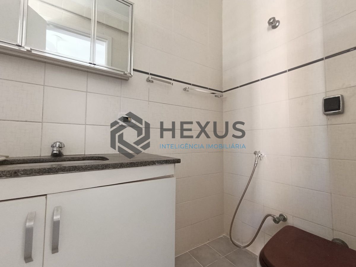 Foto 17 de Apartamento com varanda vista mar e lazer a 200m da praia no Jardim Astúrias, Guarujá