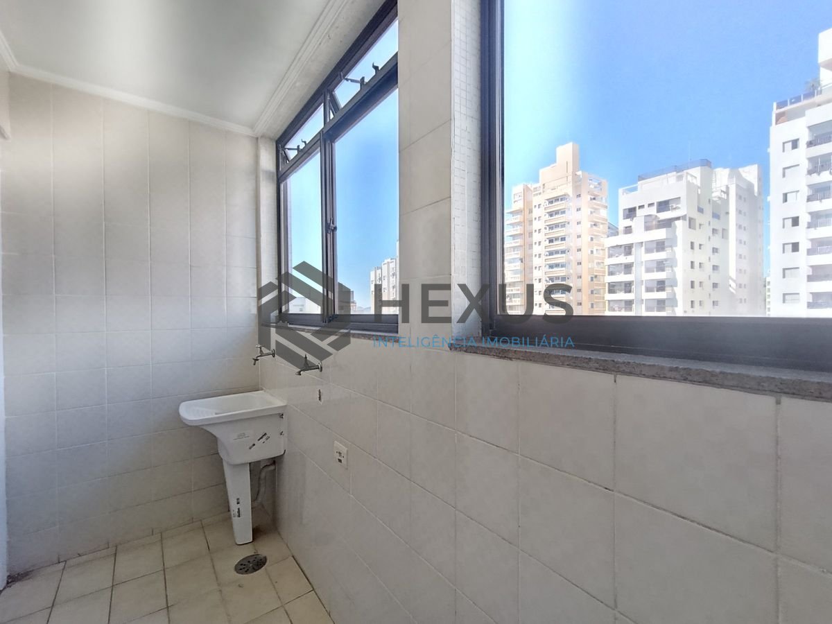 Foto 26 de Apartamento com varanda vista mar e lazer a 200m da praia no Jardim Astúrias, Guarujá