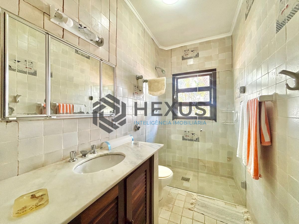 Foto 42 de Casa reformada com piscina e área gourmet no Jardim Acapulco, Guarujá