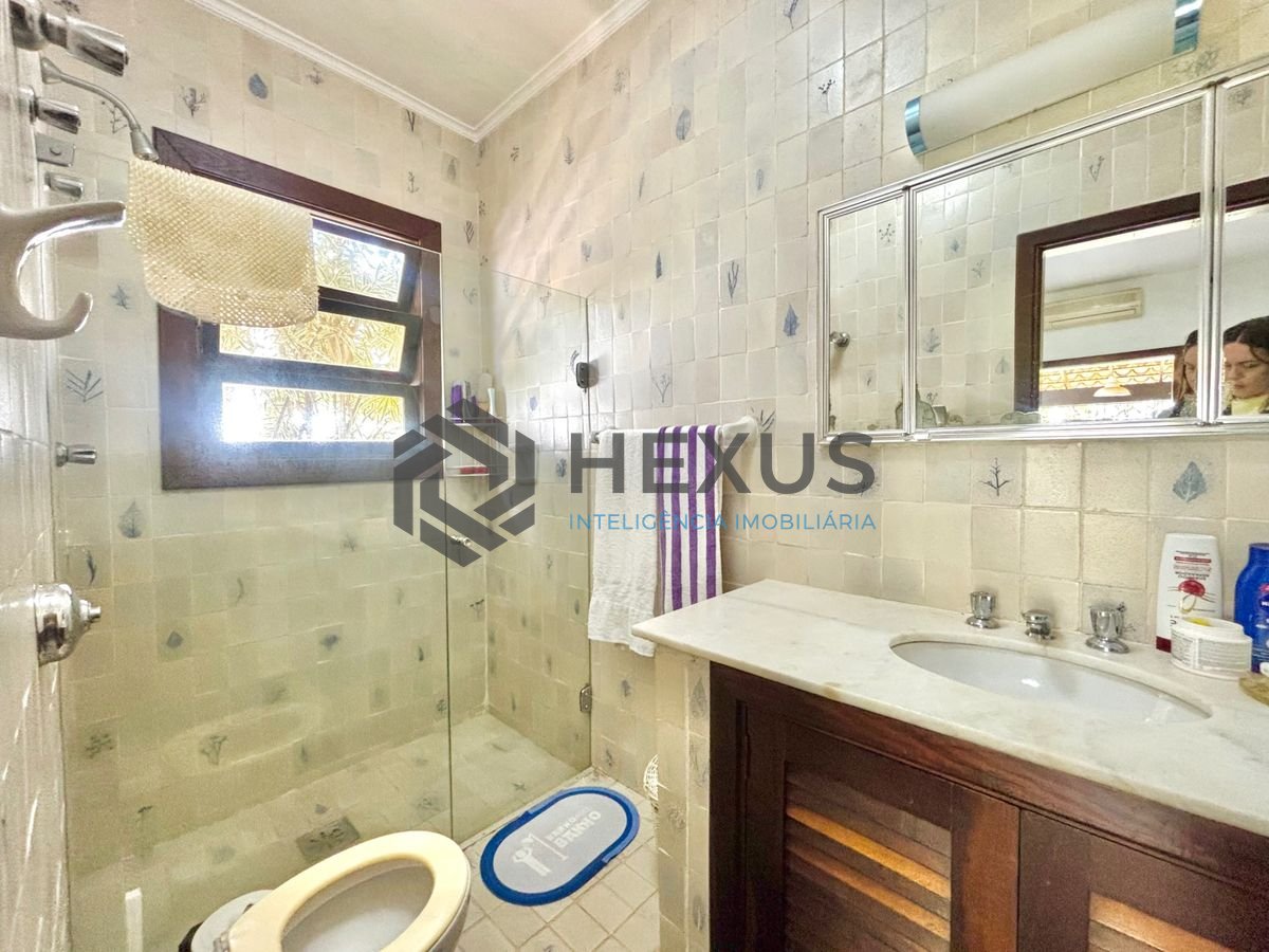 Foto 35 de Casa reformada com piscina e área gourmet no Jardim Acapulco, Guarujá