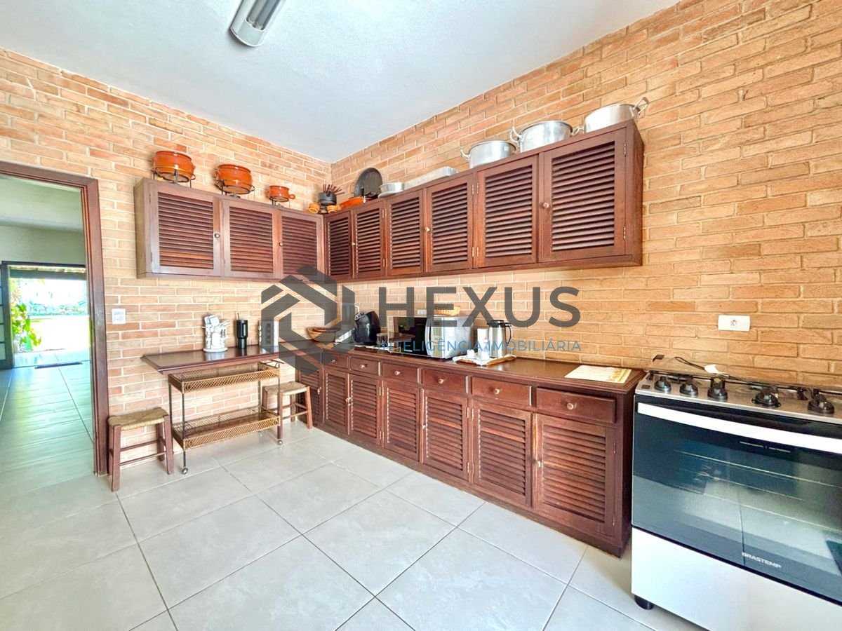 Foto 58 de Casa reformada com piscina e área gourmet no Jardim Acapulco, Guarujá