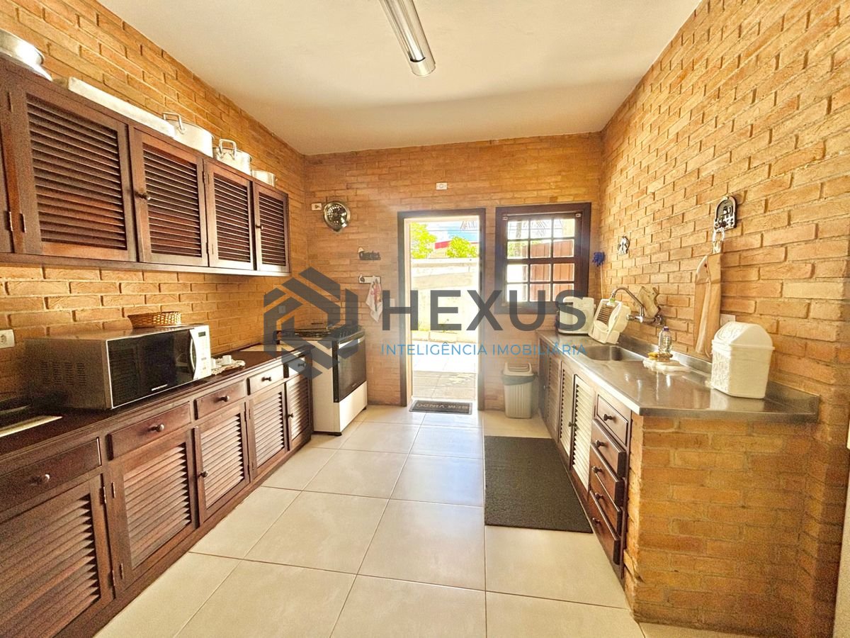 Foto 56 de Casa reformada com piscina e área gourmet no Jardim Acapulco, Guarujá