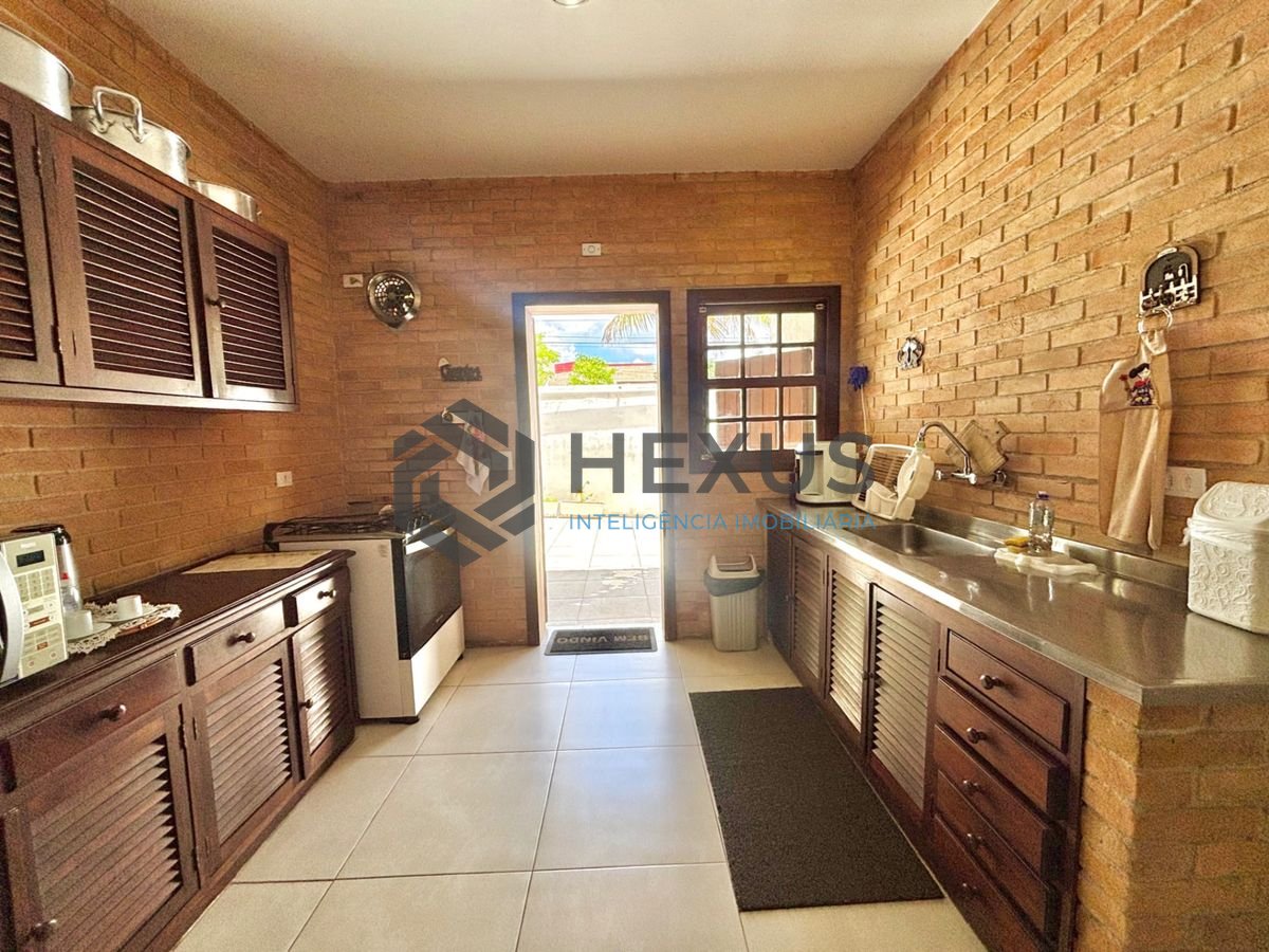 Foto 55 de Casa reformada com piscina e área gourmet no Jardim Acapulco, Guarujá