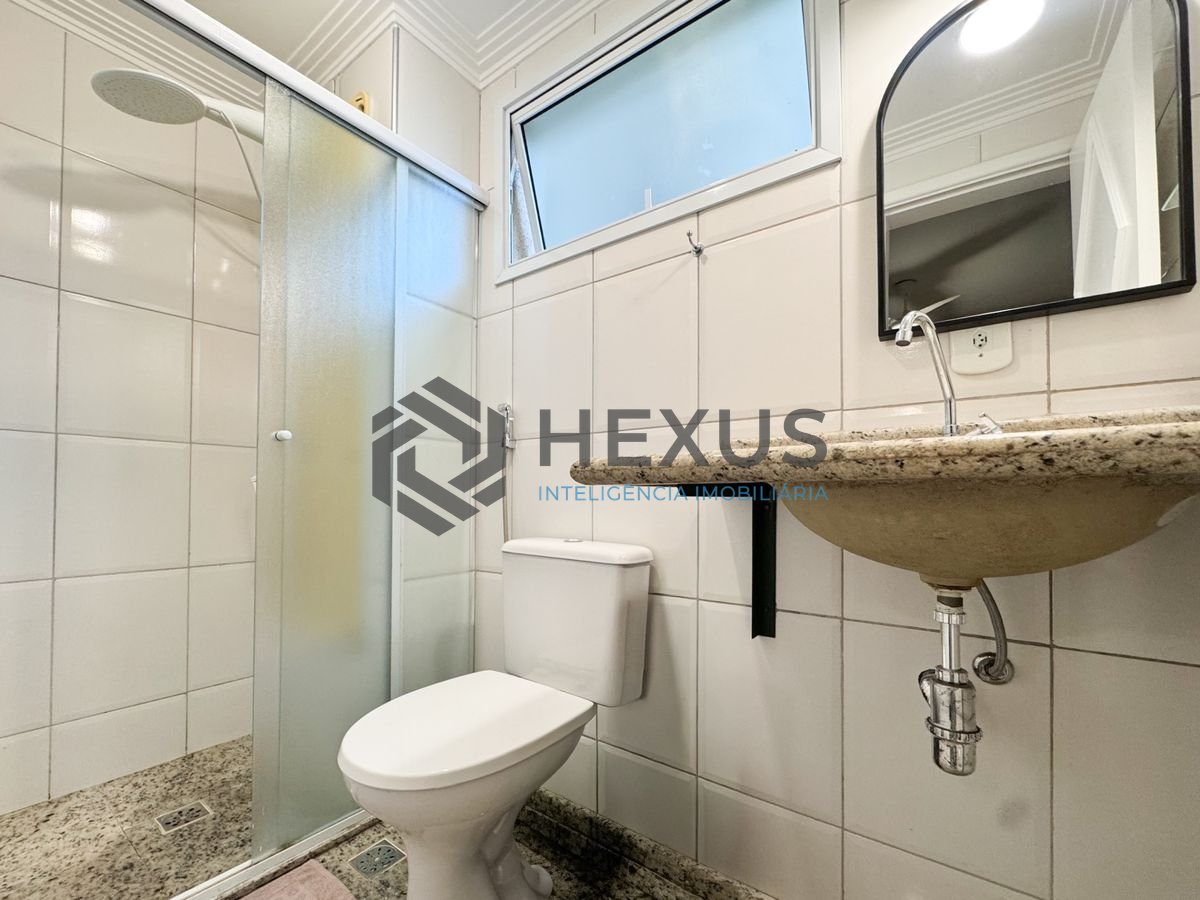 Foto 24 de Apartamento reformado com varanda e lazer a 150m da praia nas Pitangueiras, Guarujá