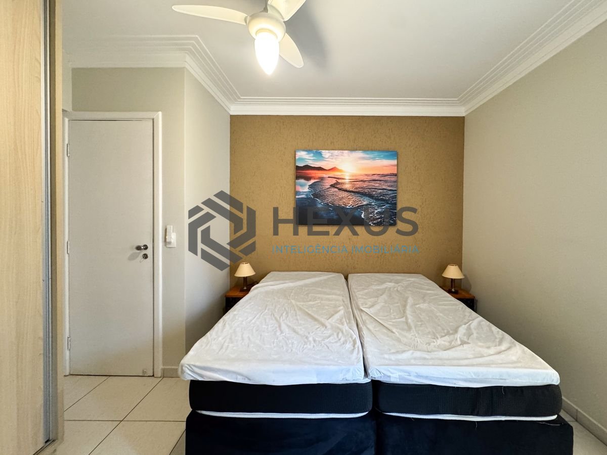 Foto 20 de Apartamento reformado com varanda e lazer a 150m da praia nas Pitangueiras, Guarujá