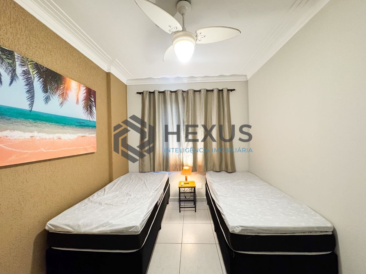 Foto 16 de Apartamento reformado com varanda e lazer a 150m da praia nas Pitangueiras, Guarujá
