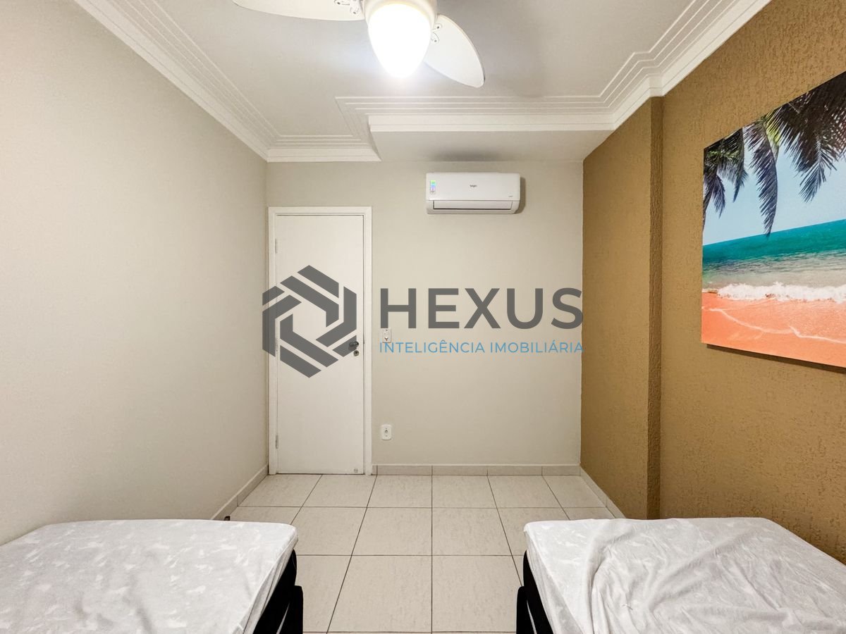 Foto 17 de Apartamento reformado com varanda e lazer a 150m da praia nas Pitangueiras, Guarujá
