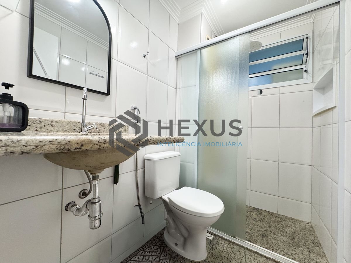Foto 25 de Apartamento reformado com varanda e lazer a 150m da praia nas Pitangueiras, Guarujá