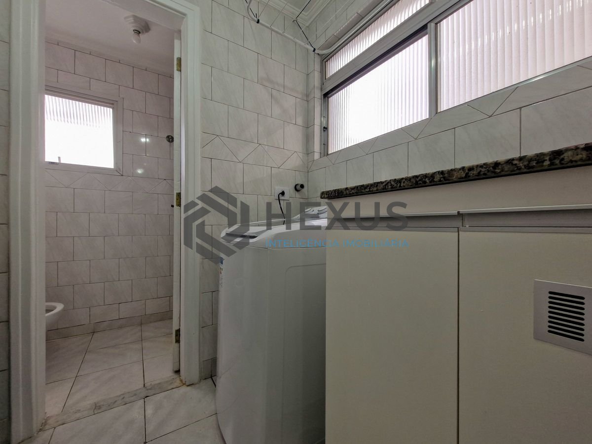 Foto 20 de Apartamento reformado a 200m da praia no Jardim Astúrias, Guarujá