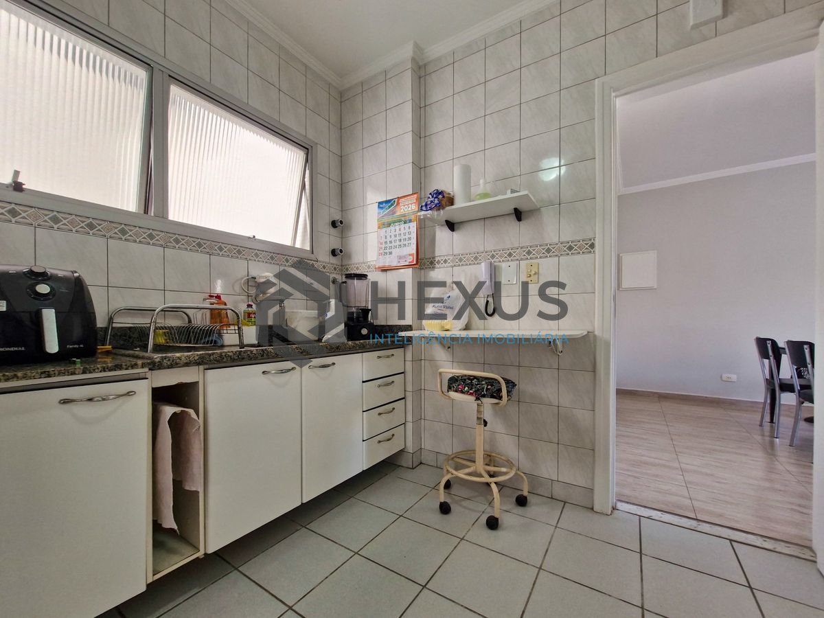 Foto 19 de Apartamento reformado a 200m da praia no Jardim Astúrias, Guarujá