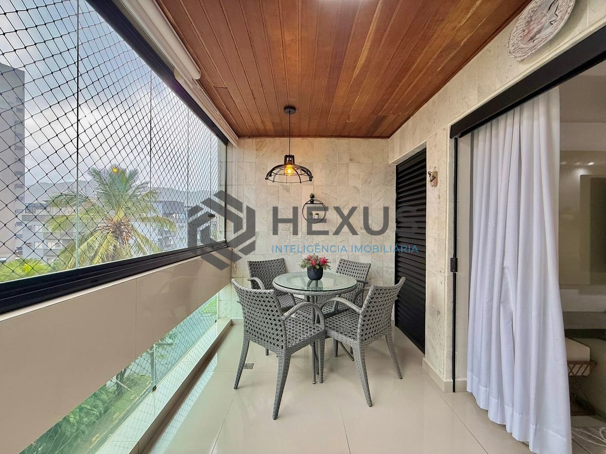Foto 6 de Apartamento reformado com varanda e lazer a 300m da praia na Enseada, Guarujá