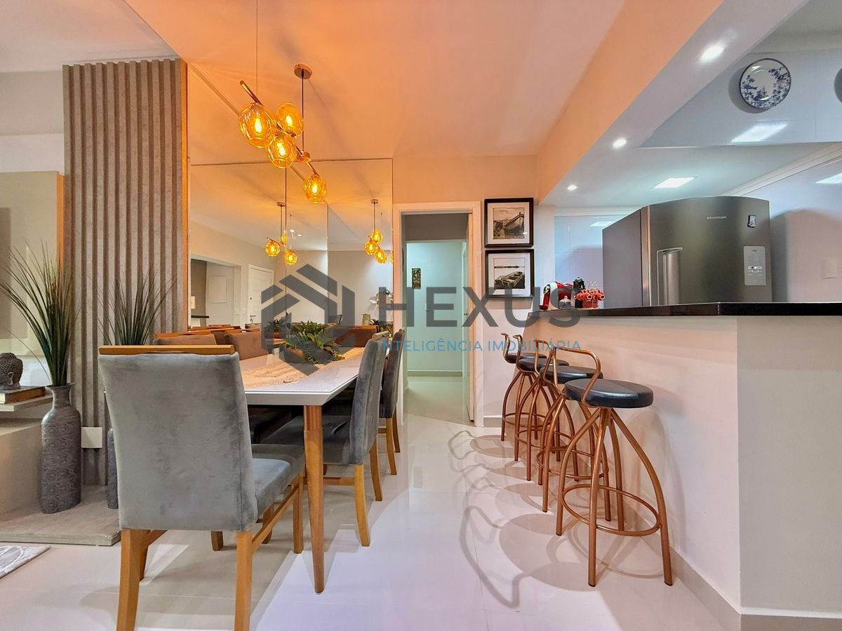 Foto 12 de Apartamento reformado com varanda e lazer a 300m da praia na Enseada, Guarujá