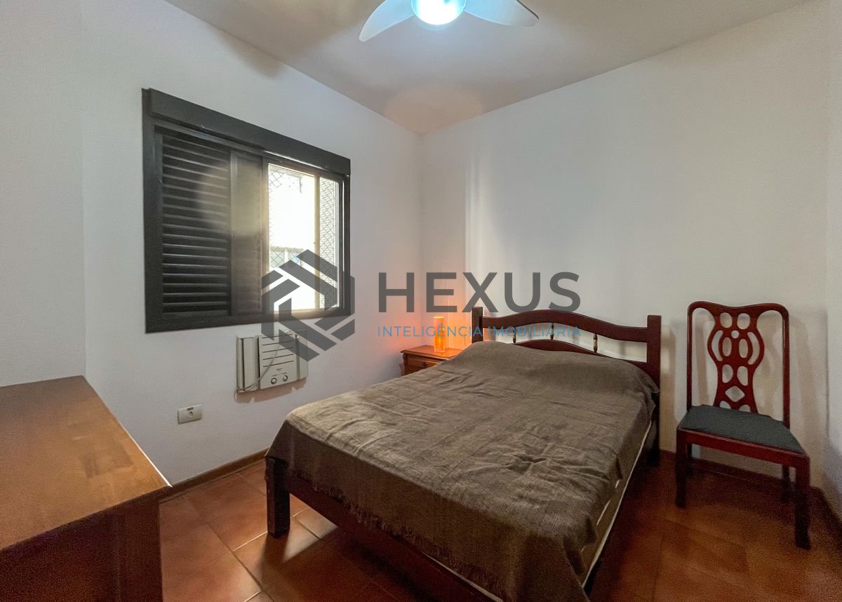 Foto 18 de Apartamento com varanda a 1 quadra da praia nas Pitangueiras, Guarujá