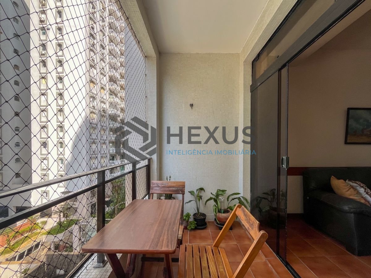 Foto 8 de Apartamento com varanda a 1 quadra da praia nas Pitangueiras, Guarujá
