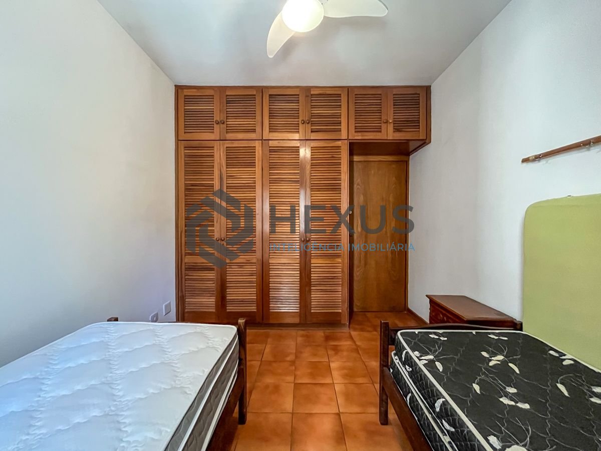 Foto 15 de Apartamento com varanda a 1 quadra da praia nas Pitangueiras, Guarujá
