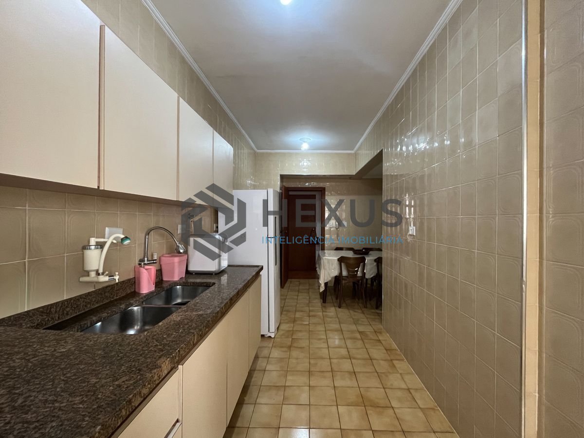 Foto 29 de Apartamento com varanda a 1 quadra da praia nas Pitangueiras, Guarujá