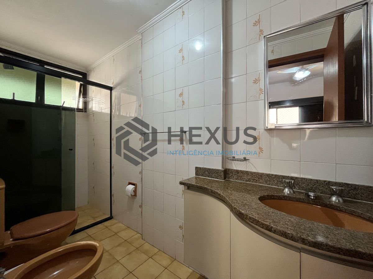 Foto 22 de Apartamento com varanda a 1 quadra da praia nas Pitangueiras, Guarujá
