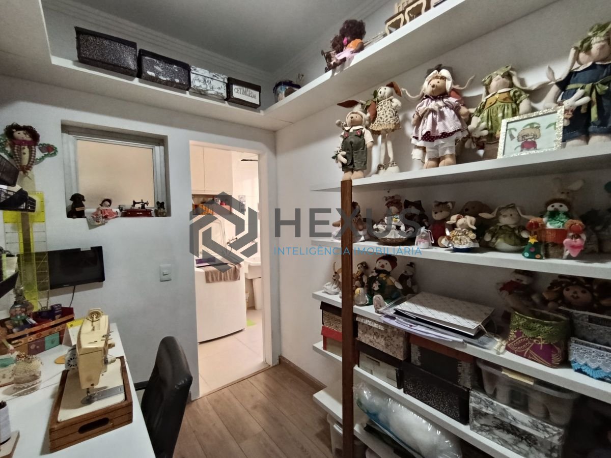 Foto 13 de Apartamento reformado com varanda a 350m da praia na Enseada, Guarujá