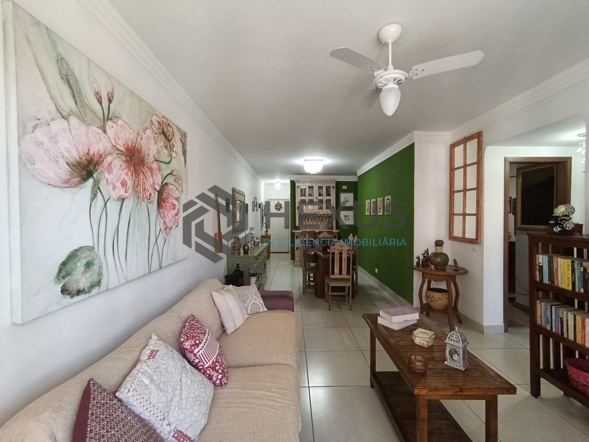 Foto 4 de Apartamento reformado com varanda a 350m da praia na Enseada, Guarujá