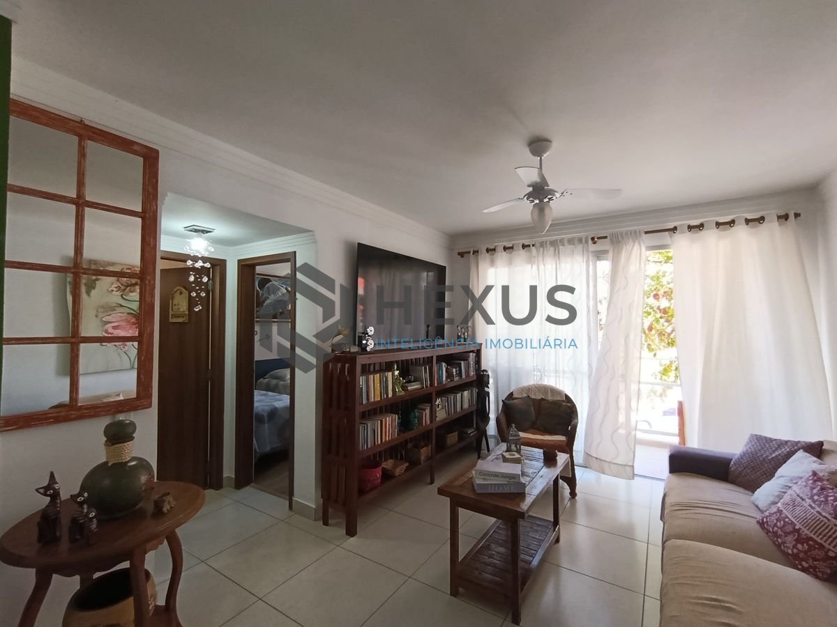 Foto 3 de Apartamento reformado com varanda a 350m da praia na Enseada, Guarujá