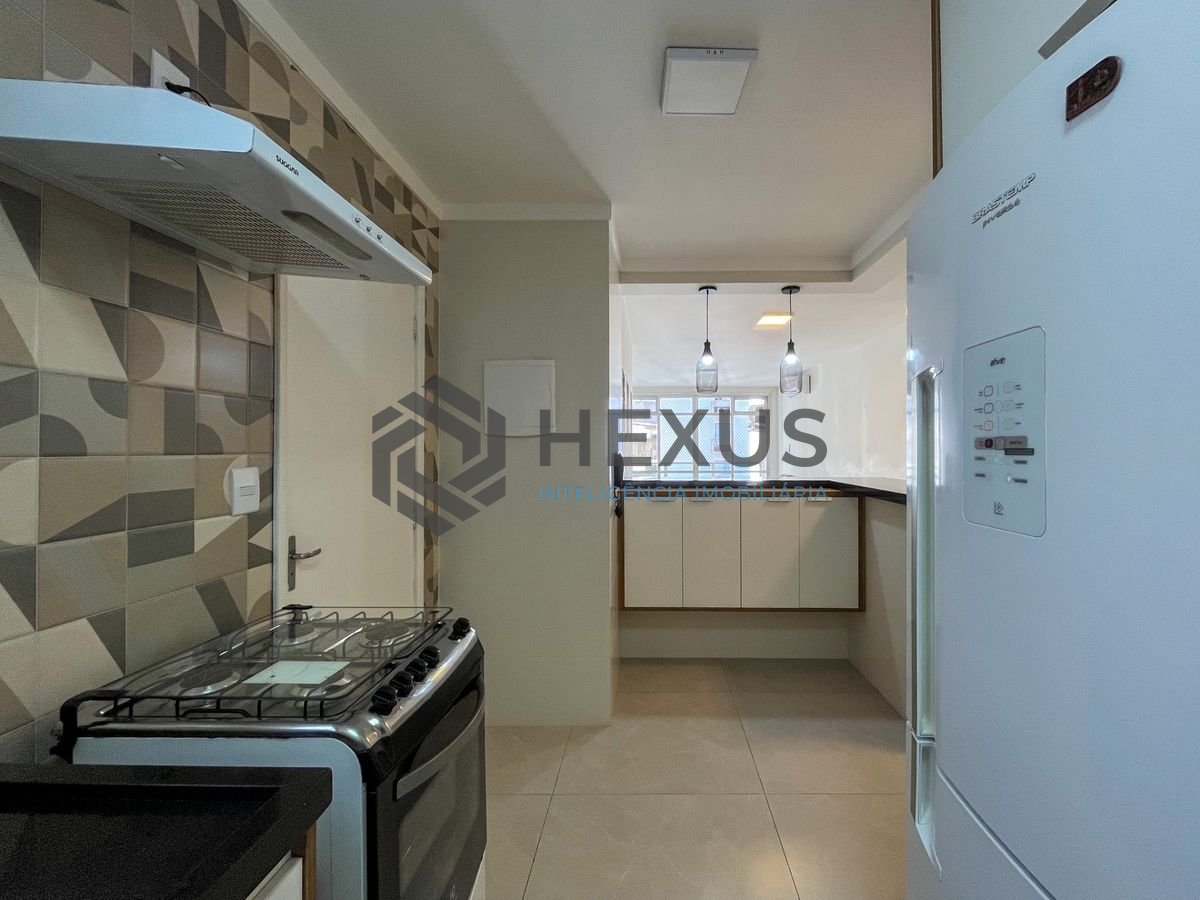 Foto 28 de Apartamento com varanda e lazer nas Pitangueiras, Guarujá
