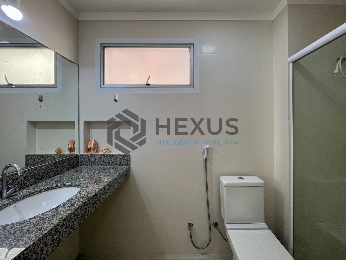 Foto 15 de Apartamento com varanda e lazer nas Pitangueiras, Guarujá