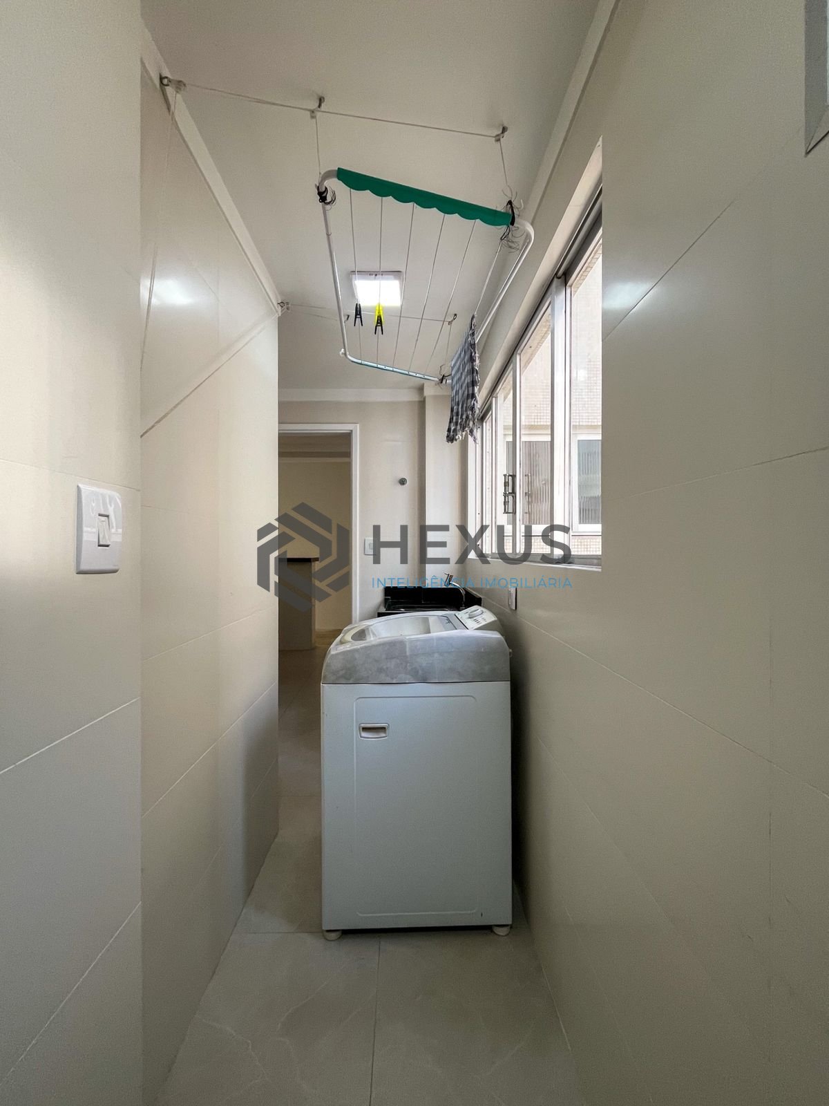 Foto 33 de Apartamento com varanda e lazer nas Pitangueiras, Guarujá