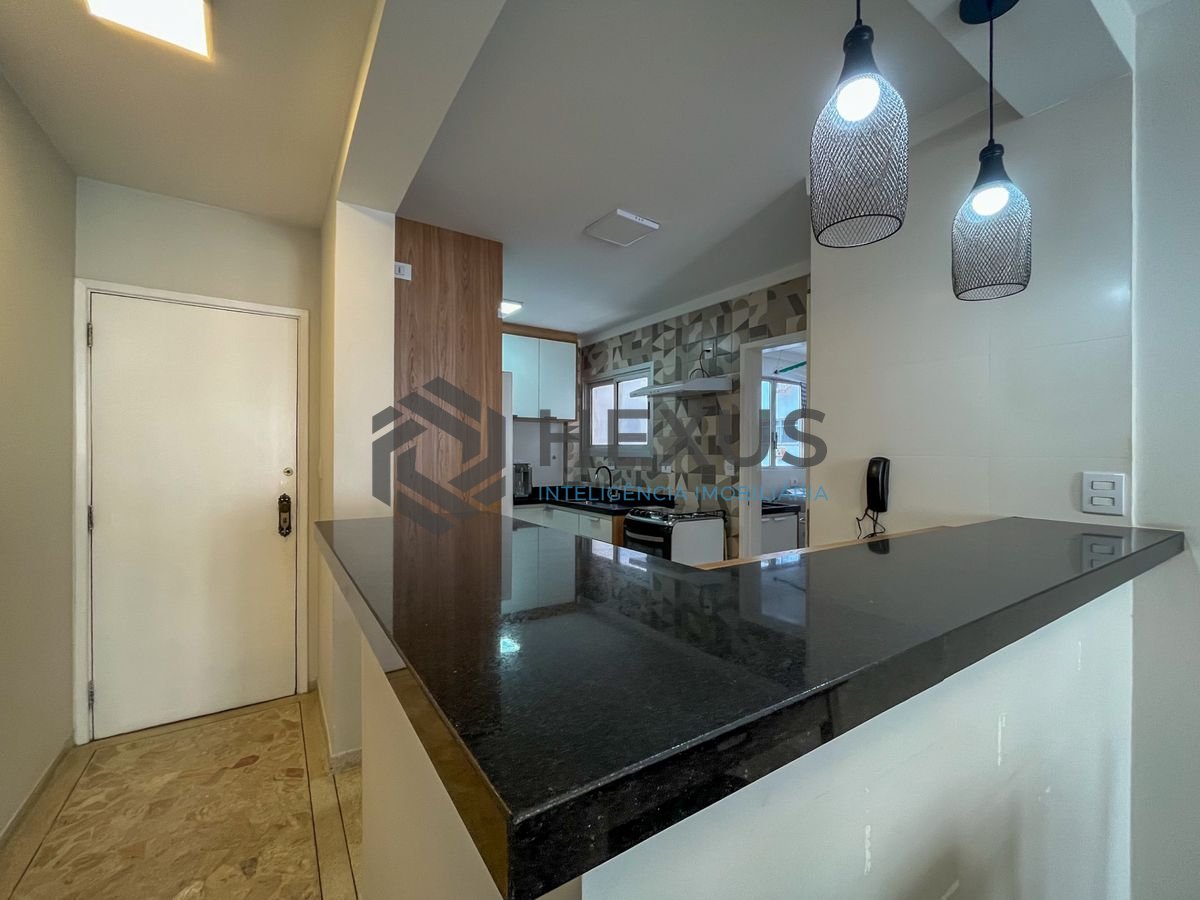 Foto 24 de Apartamento com varanda e lazer nas Pitangueiras, Guarujá