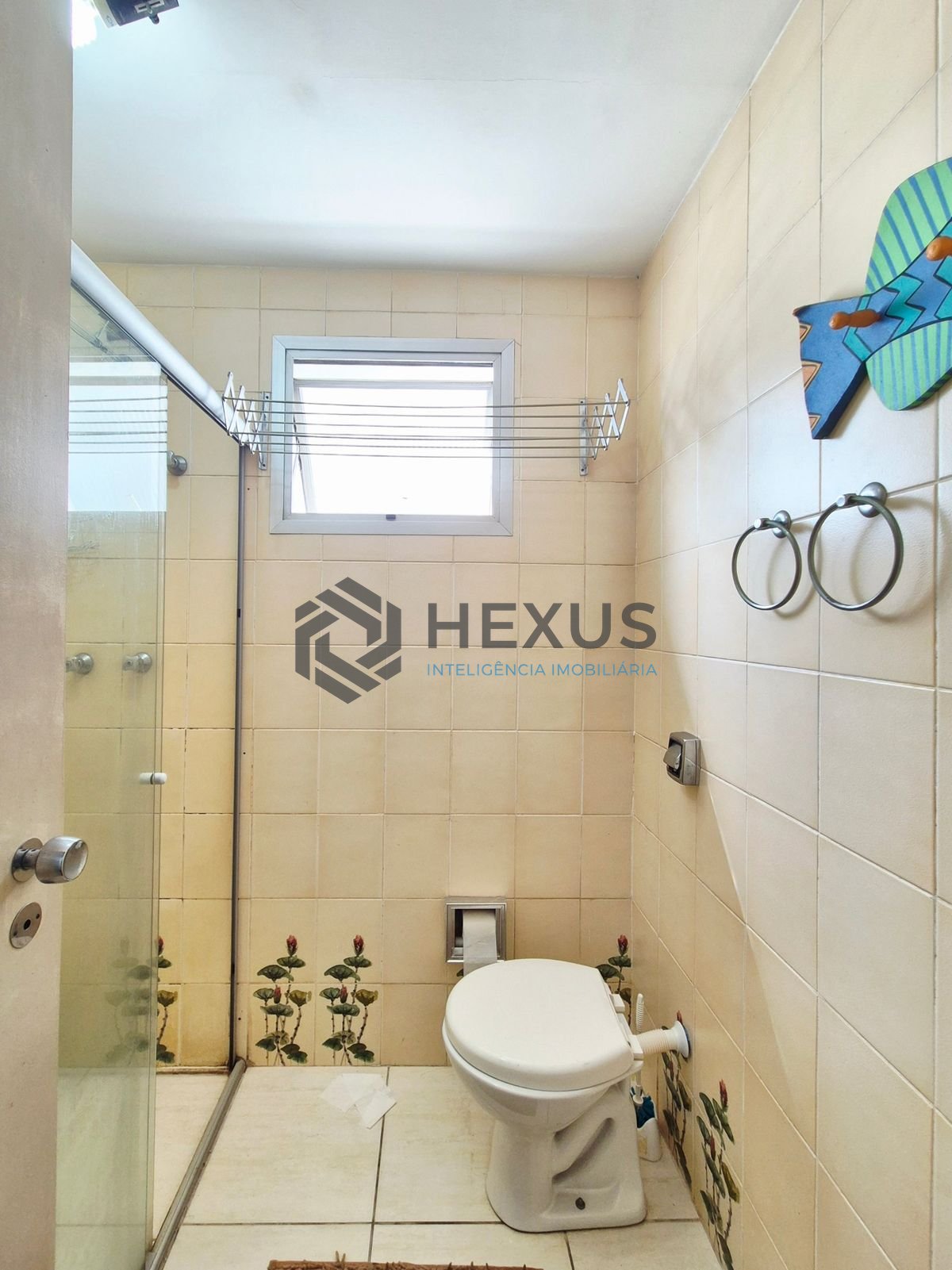 Foto 17 de Apartamento com varanda e lazer a 2 quadras da praia nas Pitangueiras, Guarujá