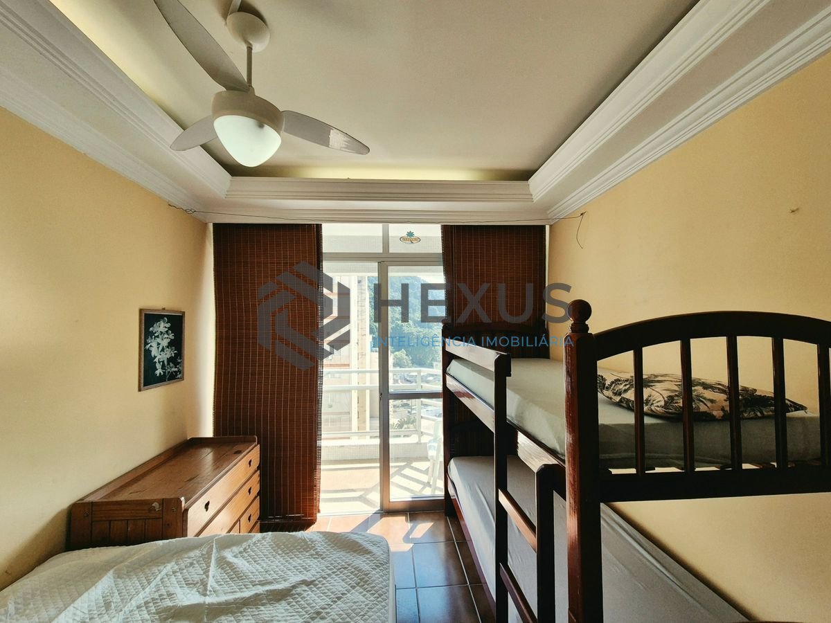Foto 10 de Apartamento com varanda e lazer a 2 quadras da praia nas Pitangueiras, Guarujá