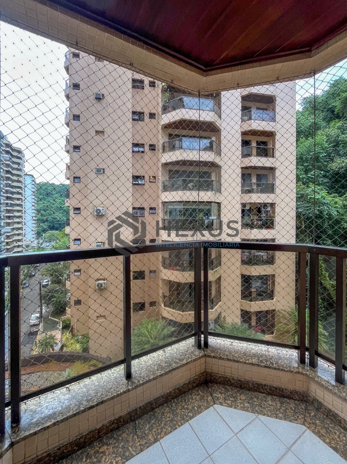 Foto 21 de Apartamento com varanda e lazer nas Pitangueiras, Guarujá
